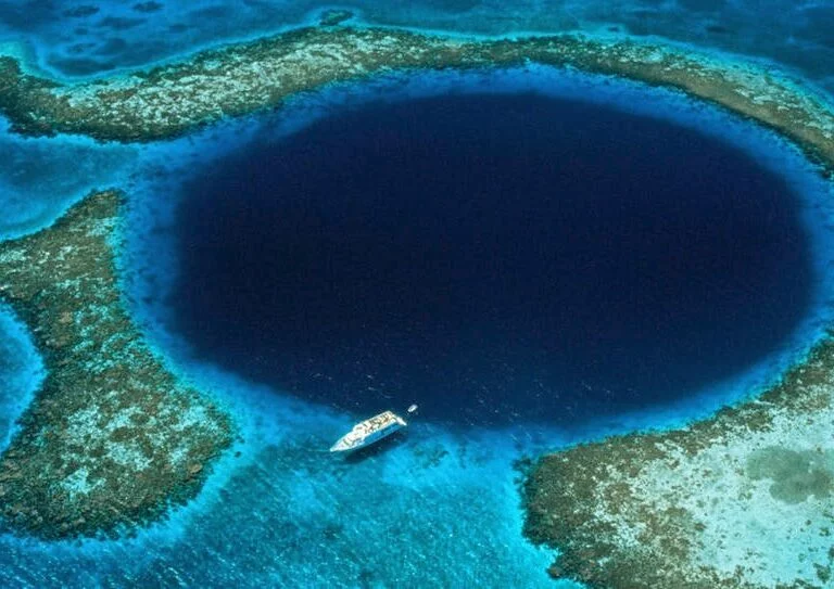 The Great Blue Hole Planet Den