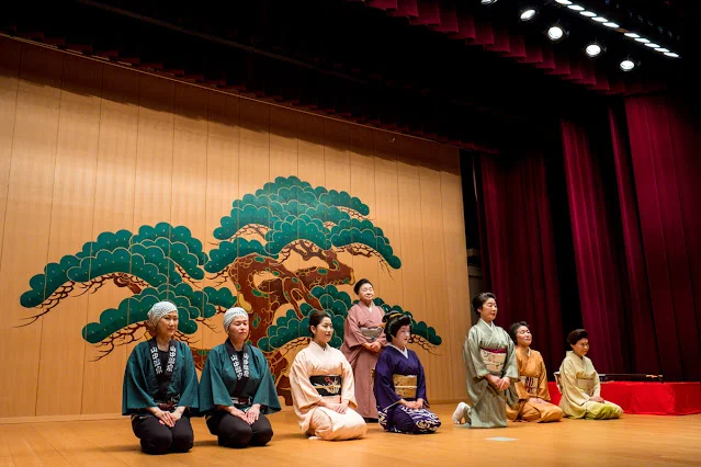 Yamanaka-za-Geisha-Dance-Performance-Japan