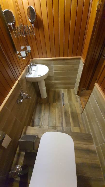 bathroom cabin 3-4