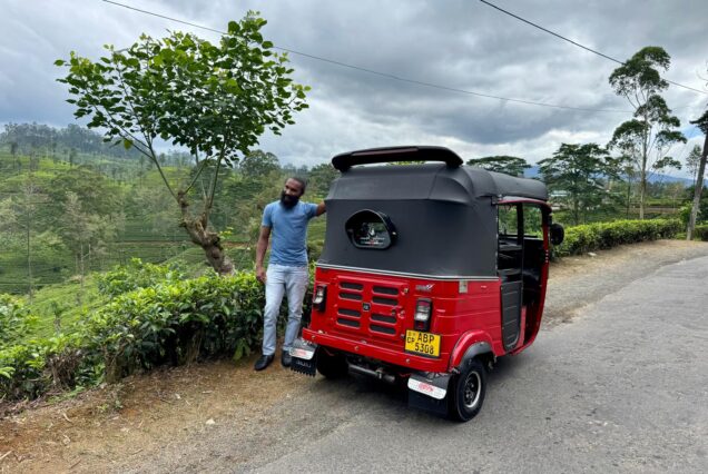 tuktuk hire and private driver in sri lanka